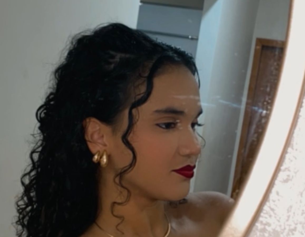 Ela toda linda